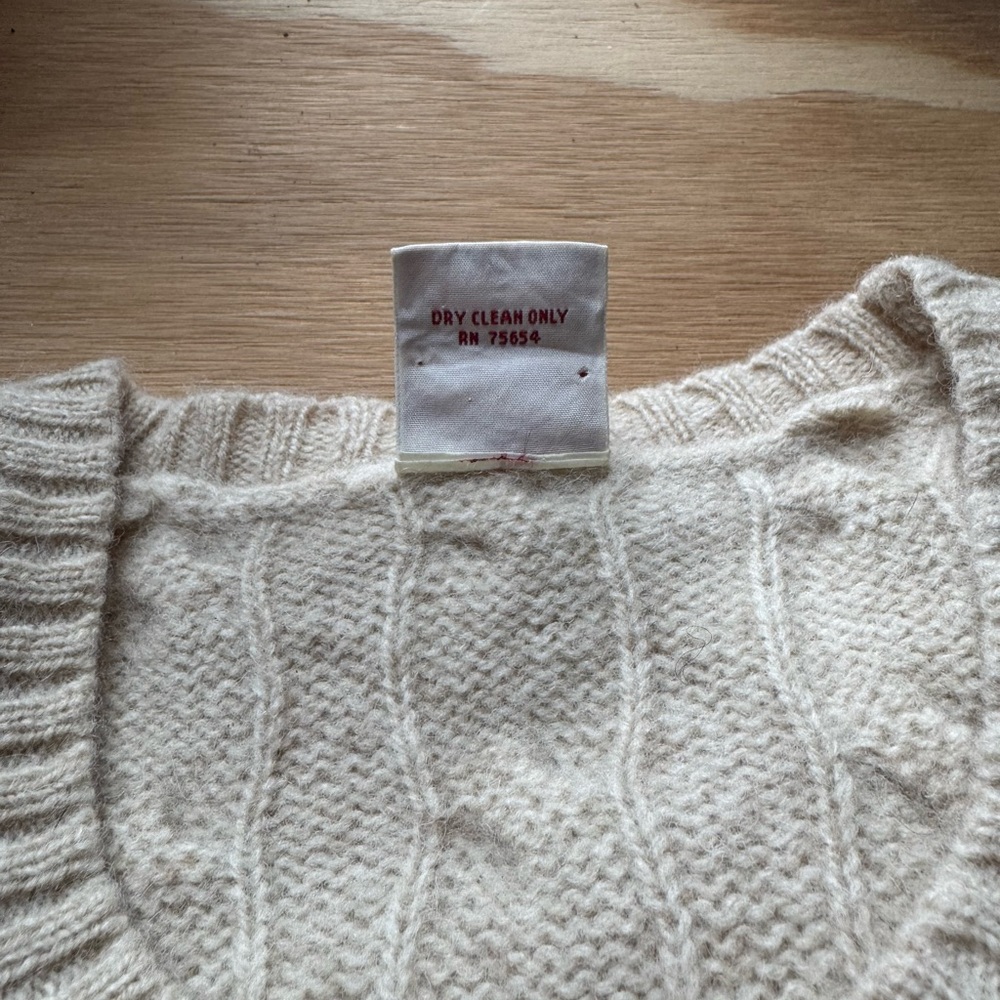 Women's Vintage Abercrombie Cream Knit Sweater size large. 100% Wool. - Picture 4 of 11